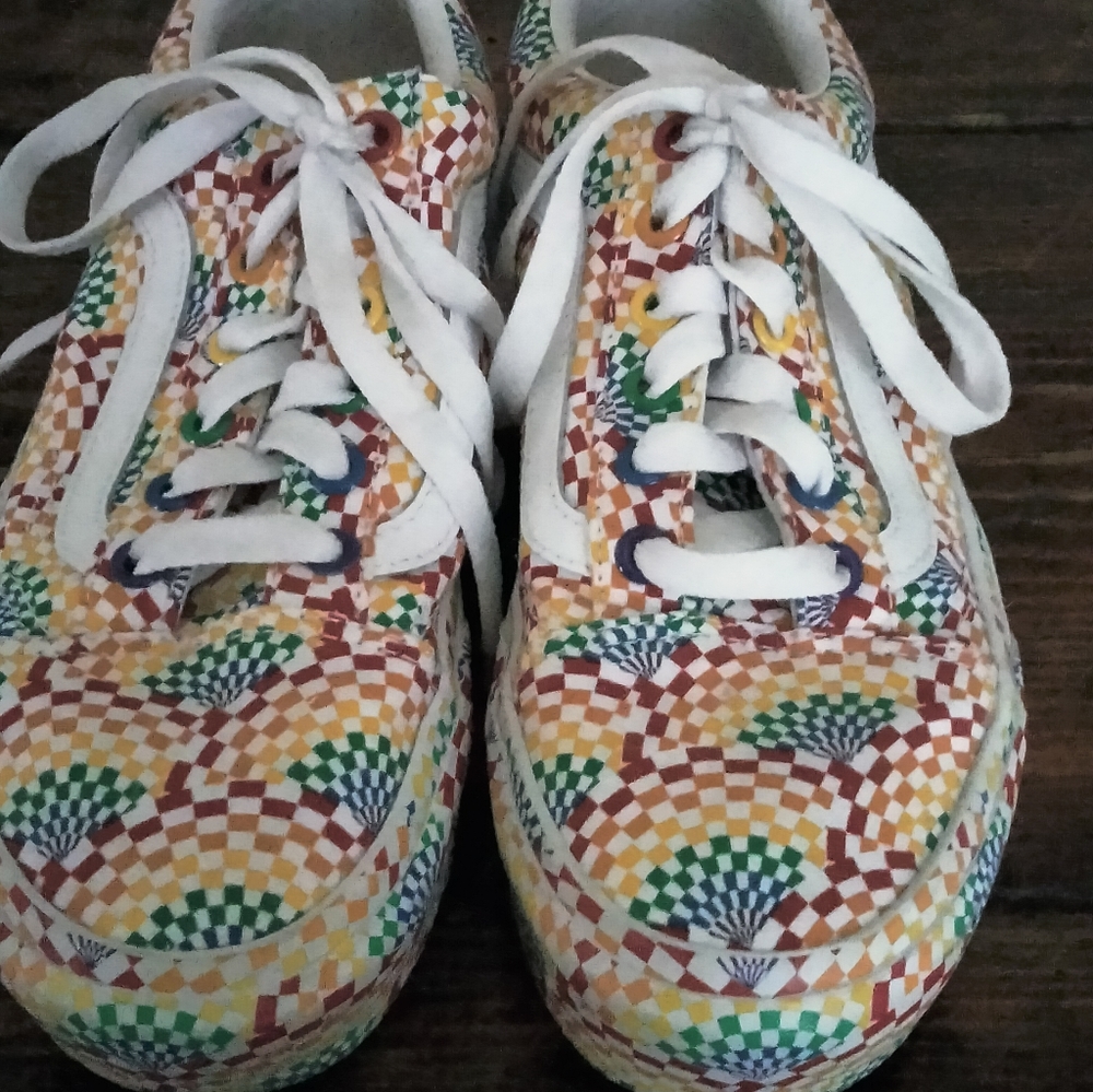 Women's Vans platform sneakers. Size 7 worn once no box or tags
